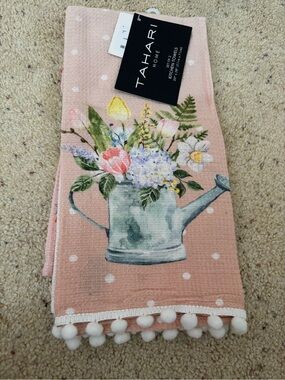 NWT Set of 2 Decorative Kitchen Towels